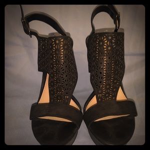 Blacks Gianni Bini Wedges